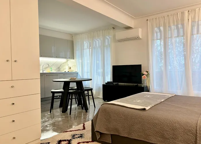 Studio Near Monaco Sea View Balcony